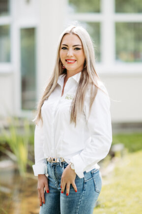 Alina SCHNEEBERGER